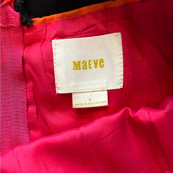 Maeve pencil skirt size 4. Orange with purple, white, and black flower pattern - Picture 4 of 6